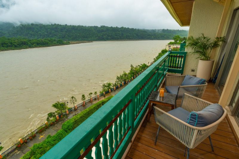 lotus-suite-riverview-with-balcony